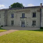 Domaine De Bourgville Bed & Breakfast 4*