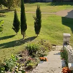 Bed & Breakfast Domaine De Bourgville 4*