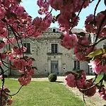 Domaine De Bourgville Bed & Breakfast