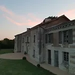 Domaine De Bourgville Monts-sur-Guesnes