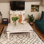 Domaine De Bourgville Bed & Breakfast