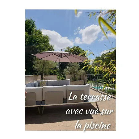 Domaine De Bourgville Bed and breakfast
