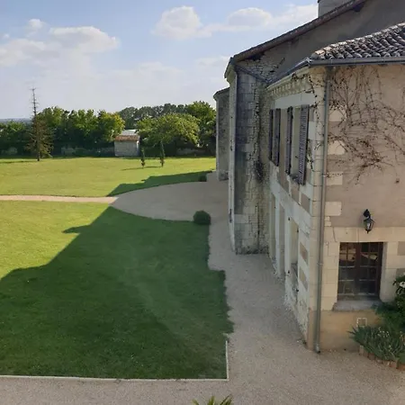 Domaine De Bourgville * Monts-sur-Guesnes