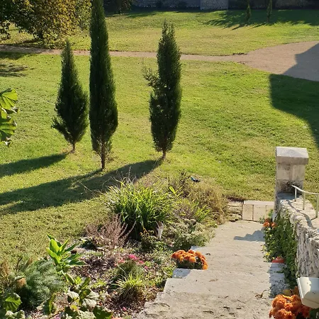 Bed and breakfast Domaine De Bourgville 4*