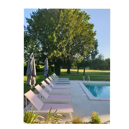 Domaine De Bourgville Nocleg ze śniadaniem 4*