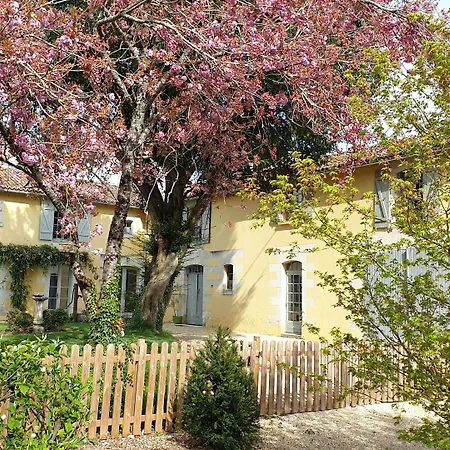 Couette-café Domaine De Bourgville 4*