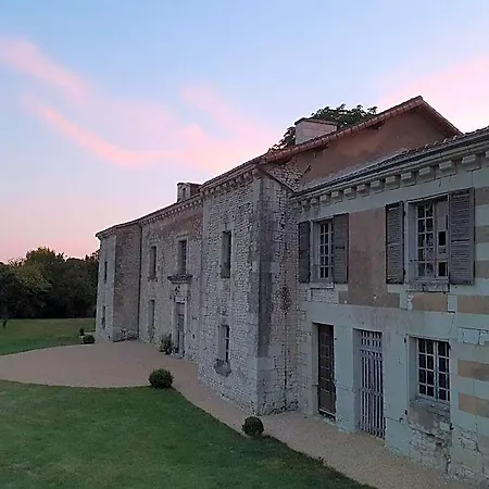 Domaine De Bourgville Nocleg ze śniadaniem
