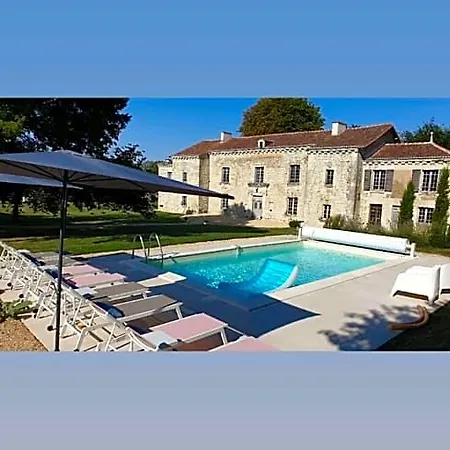 Domaine De Bourgville Couette-café